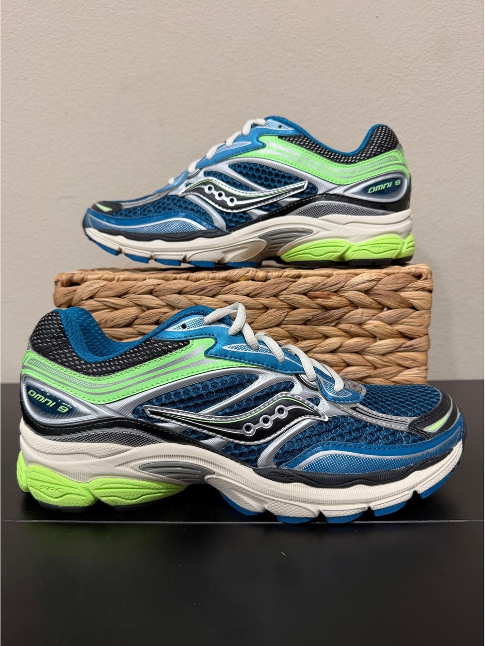 Size 9 - *FACTORY SAMPLE* Saucony ProGrid Omni 9 “Blue Lime”